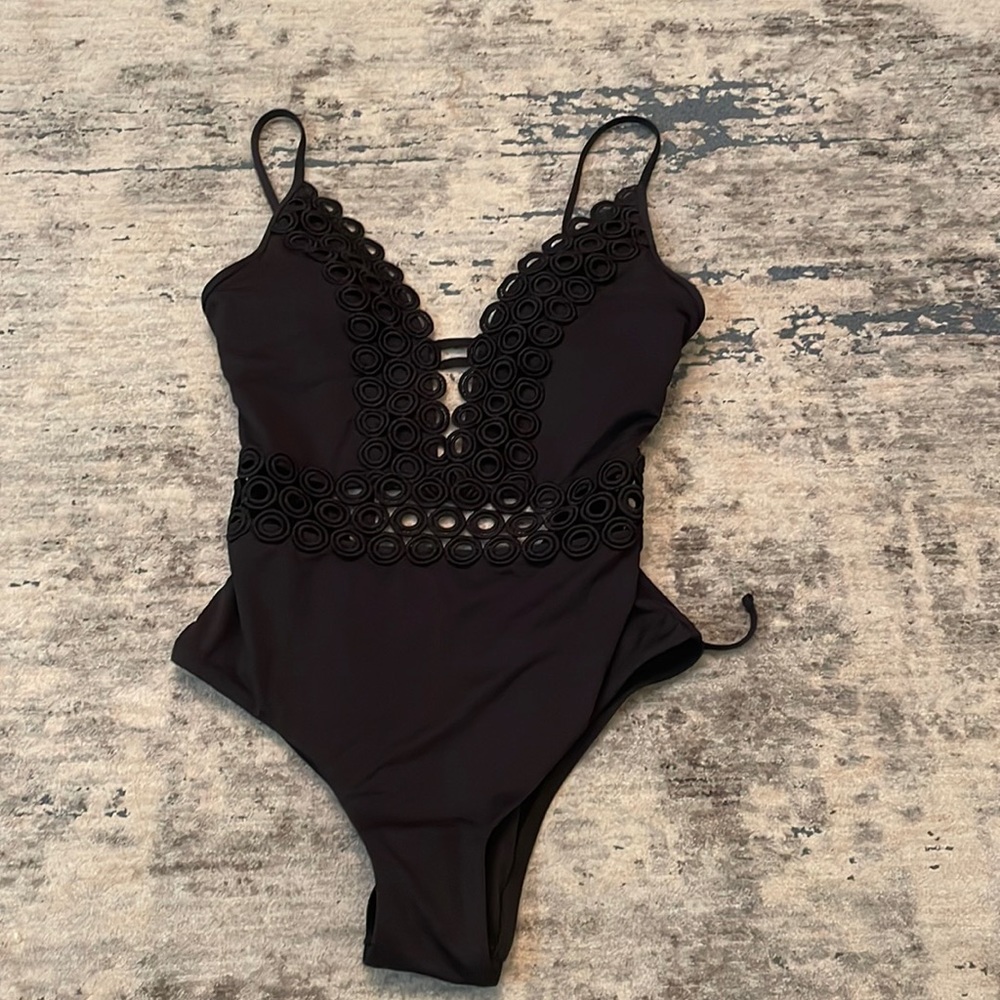 Becca black one piece baithing suit